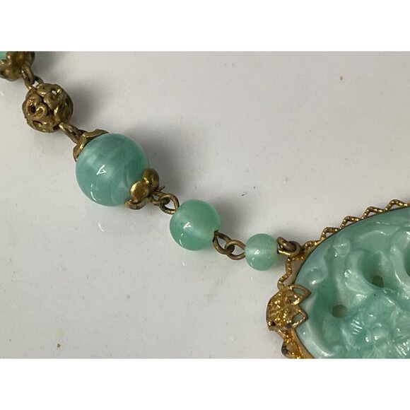 Vintage 1930s Green Molded Peking Glass Beaded Pendant Uranium Beads - Picture 15 of 16